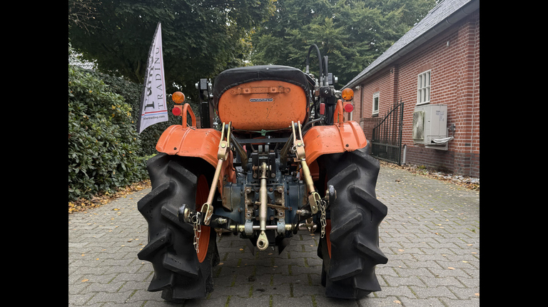 Aanbieding Kubota B7001 met voorlader